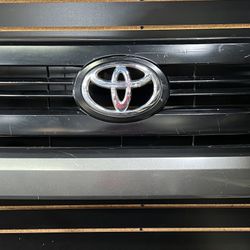 2018-2021 Toyota Tundra OE Grill