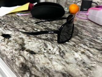 Oakley Men Sunglasses