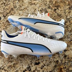 PUMA Women's King Ultimate FG/AG Soccer Cleats