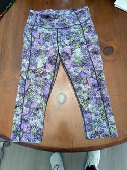 Lululemon Women's Purple Floral Crop Leggings Size 10