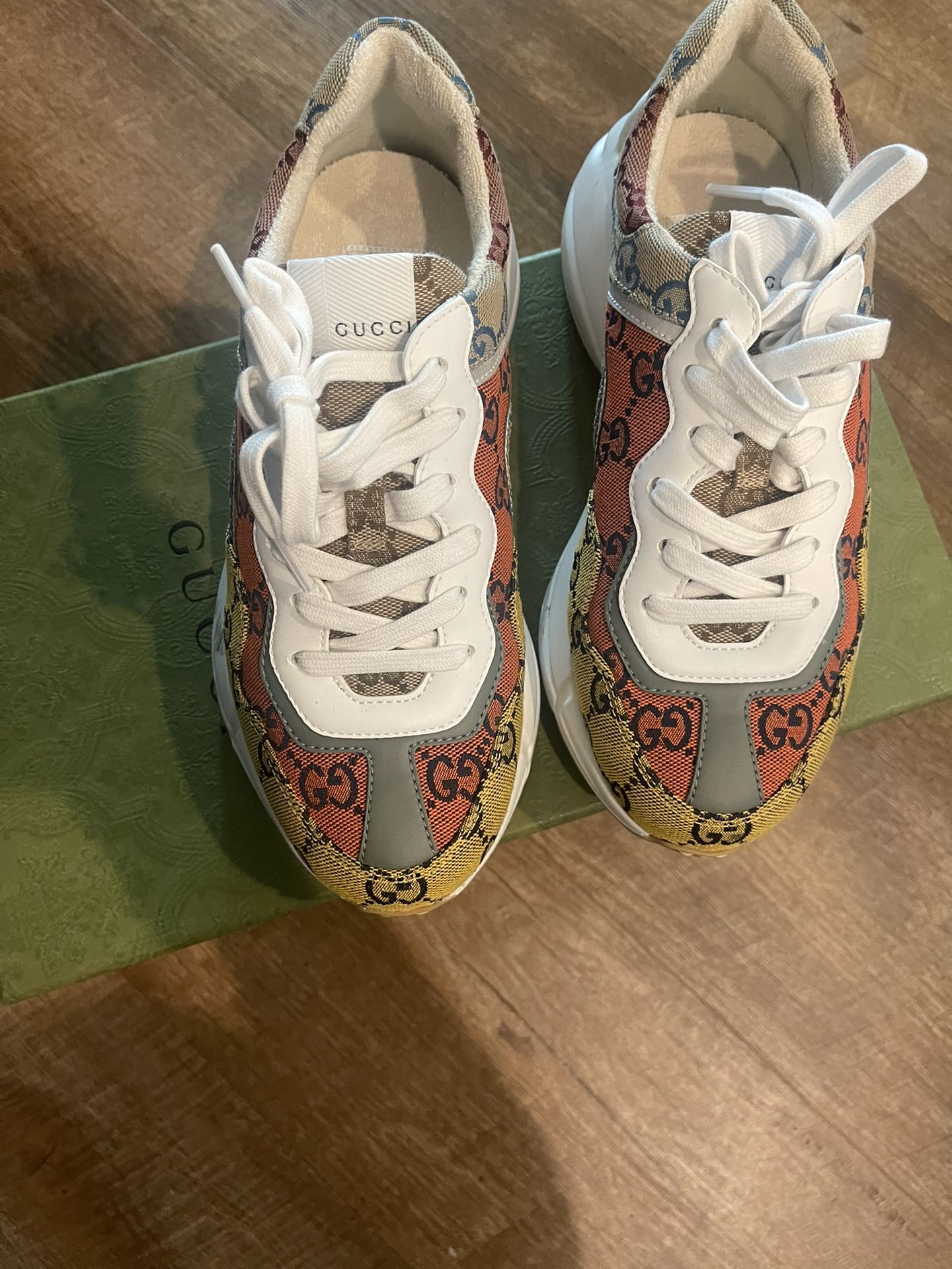 Gucci Shoes 