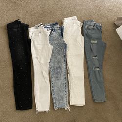 Women Jeanses Sizes 25-27 5 Pieces