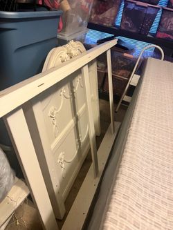 FREE….FREE Twin Size Girl Bed and Box Spring