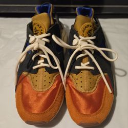 Nike Air Huarache ACG Inspired Women's Size 9.5 Pre-owned