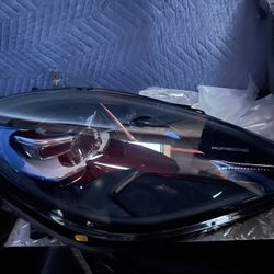 Porsche Macan LED Headlight (Right Side) 2021 OEM 