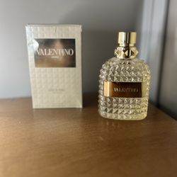 Valentino Born In Roma Gold