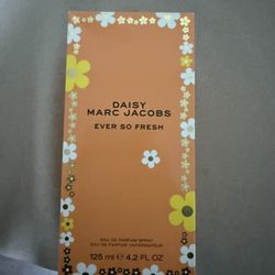 daisy marc jacobs