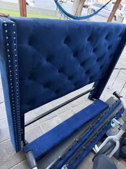 Contemporary Velvet Upholstered Full Bed with Deep Button Tufting