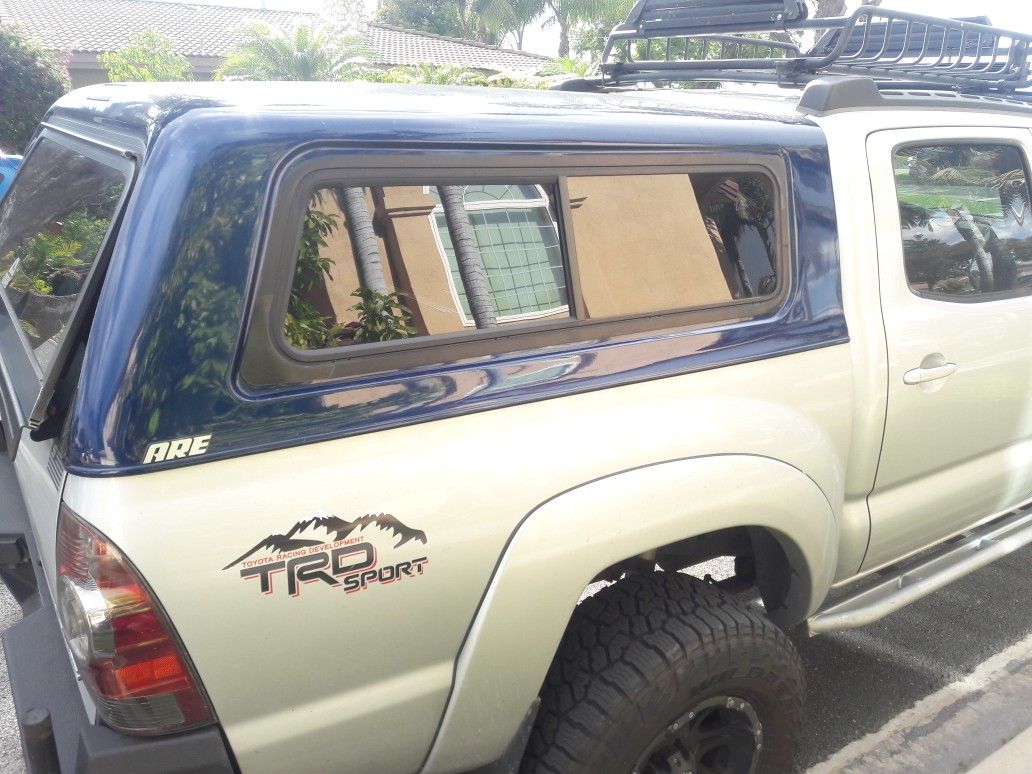Tacoma 2nd gen camper shell DCSB 5ft short bed