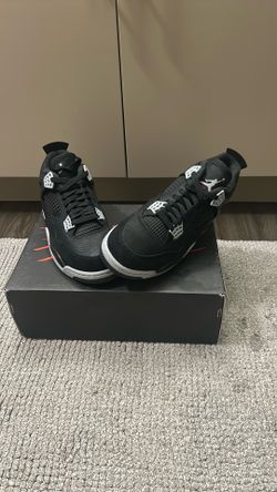 Jordan 4’s Black Canvas