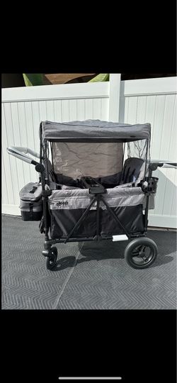 Jeep/ Jeep Wrangler Deluxe 4 Seater/ Wagon/ Stroller/ Beach/ Kids/ Toys/ Sports/ Travel/ New