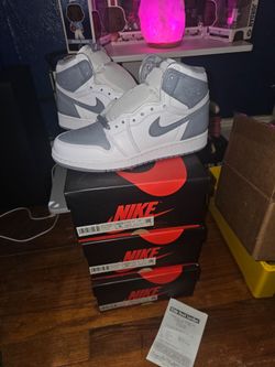 Jordan 1 high og Stealth size 6y , 6.5y , 7y available