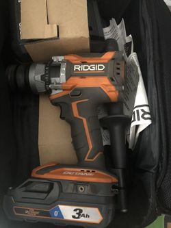 RIDGID R(contact info removed) B 18V OCTANE Cordless Brushless 1/2 in. Hammer Drill/Driver