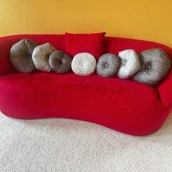 Bold Red Curved Velvet Sofa w/ Pillows – Modern & Stylish
