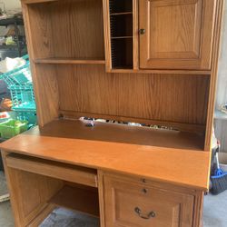 Oak Desk With Detachable Hutch