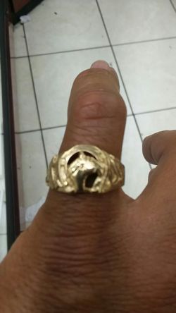 10K GOLD RING 4.7 GRAMS