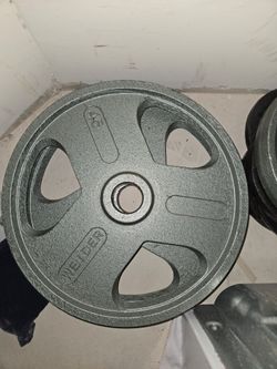 Weider 45 lb Hammertone Cast Iron Olympic Weight Plate (with tri-grip handles for easy loading and handling).