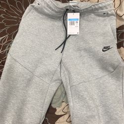 NIKE TECH FLEECE PANTS BRAND NEW