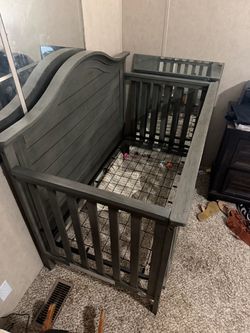 Baby crib/bed