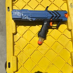 Nerf Rival Apollo XV-700 Blaster with Clip Magazine