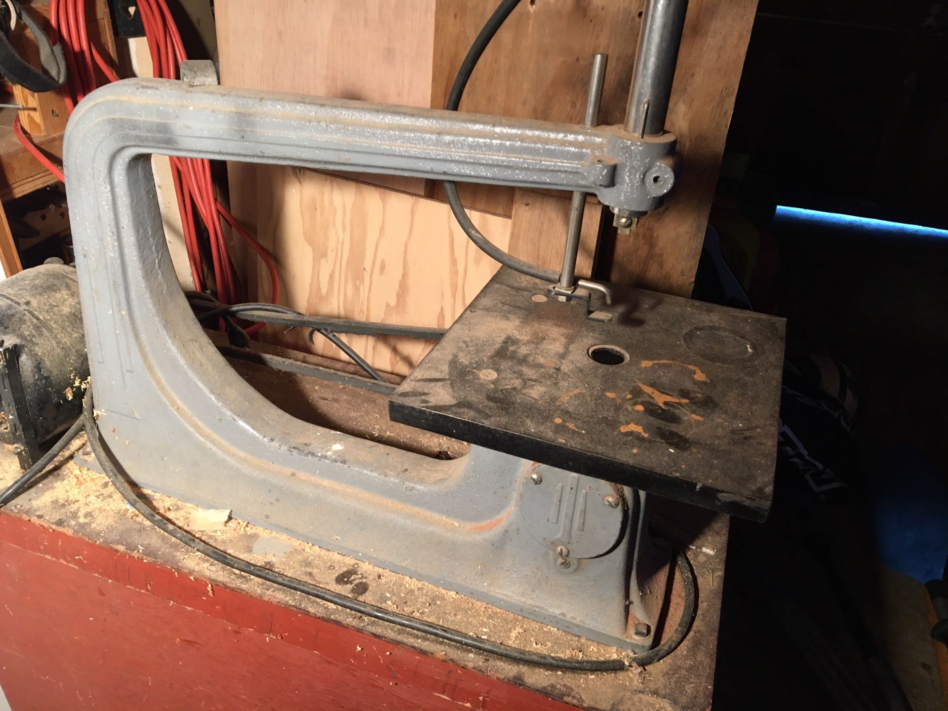 Scroll Saw - Belt Drive, Table Mounted