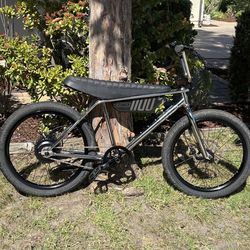 No Miles Zooz UU1100 Gen 4 52v