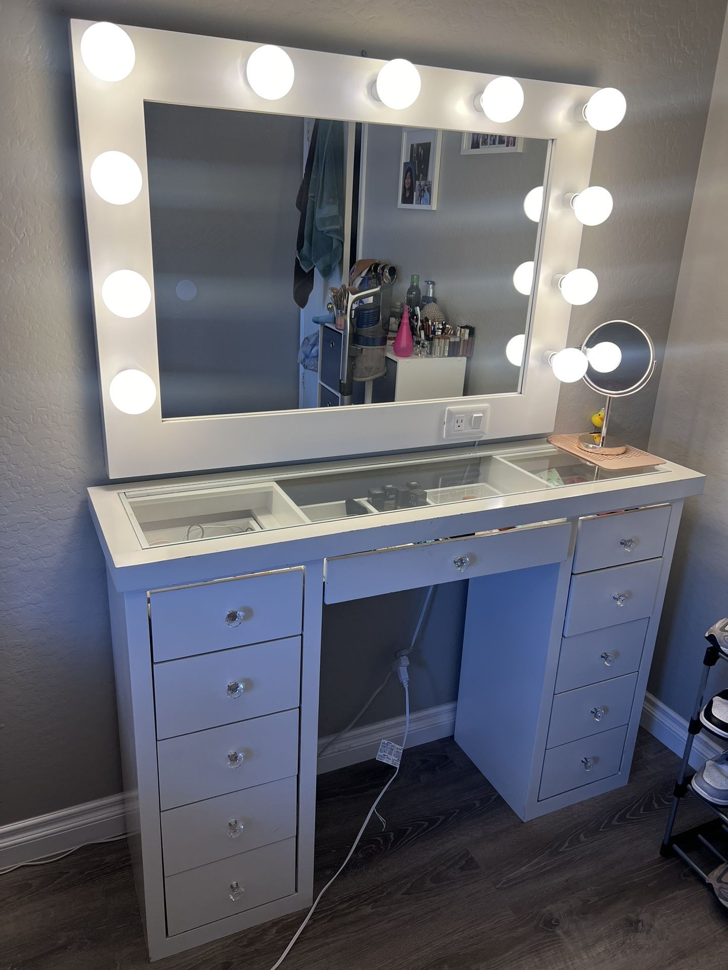 Vanity Makeup Desk