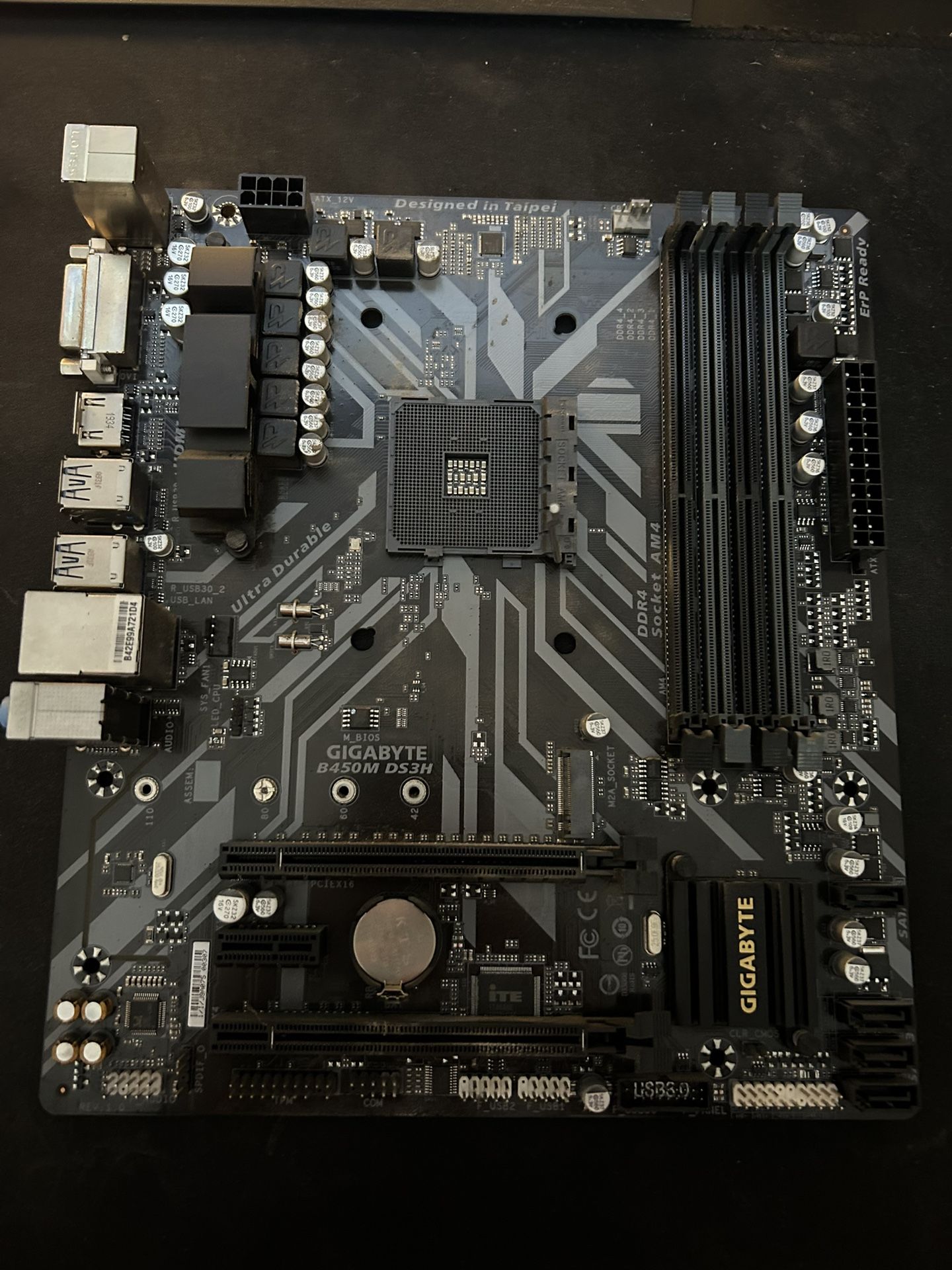 Gigabyte B450-DS3H