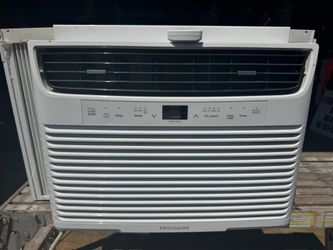Frigidaire Air Conditioner 10,200 btu With Remote. Works Good And Cold. Must Pick Up
