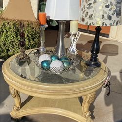 Living Room Table & Decorations/Prices from $10 to $60