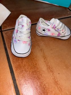 Baby Girl Clothes & Shoes & 2 Chest carries