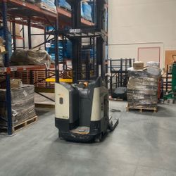 2012 Crown Reach Forklift (Like New)