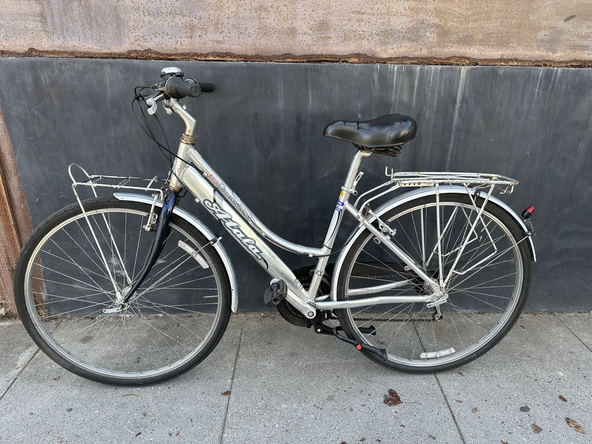 Used ATALA Womens Bike Italian Made Aluminum 19"- 21 Spd Shimano Comp. - $100 !