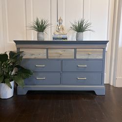 Modern 7 Drawer Dresser
