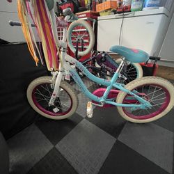Girls Bike Free