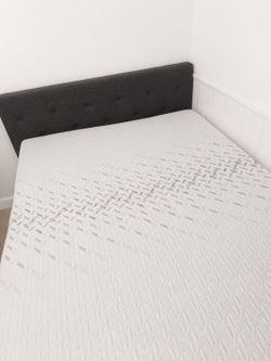 Nectar, Nectar Classic Memory Foam, Queen, Like New
