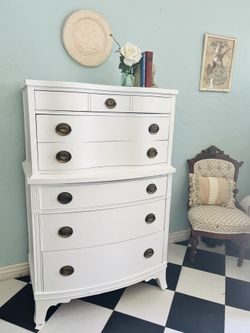 White dresser chest of drawers