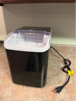 BRAND NEW Portable Countertop Ice Maker - Black (Never Used)