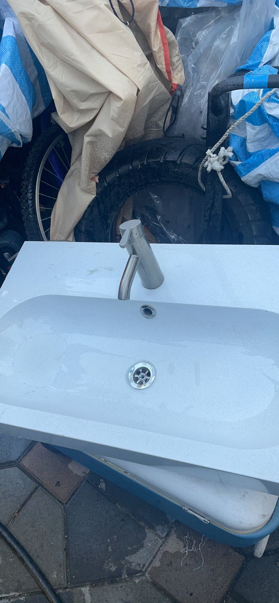 BRAVIKEN 21517 ikea bathroom sink 31 1/2" x 19"