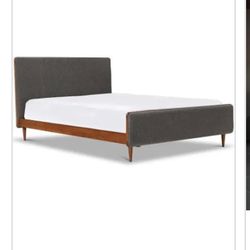 Holfred Cal King Bed + Dresser + 2 Nightstands – Scandinavian Designs