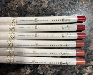 NEW BELLE BEAUTY KISSER FIXER WATERPROOF GEL LIP LINER WITH SHARPENER $5 Each!!
