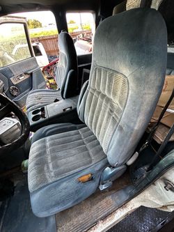 Captain seats with console Chevy/ GMC 88-94