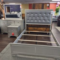 New 4pc Queen Bedroom Sets Queen Bedframe Dresser Mirror Nightstand 