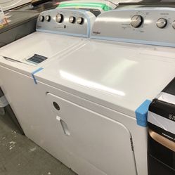 New Scratch And Dent Whirlpool Washer And Dryer Set. 1 Year Warranty 