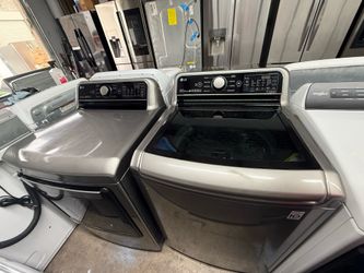 LG XL Capacity Washer & Dryer Set with Agitator