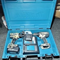 Makita Set With Flashlight 