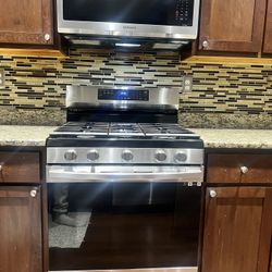 Samsung Gas Range (Stove)