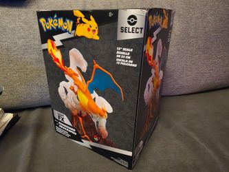 Pokémon Select Charizard Light FX Deluxe Figure New