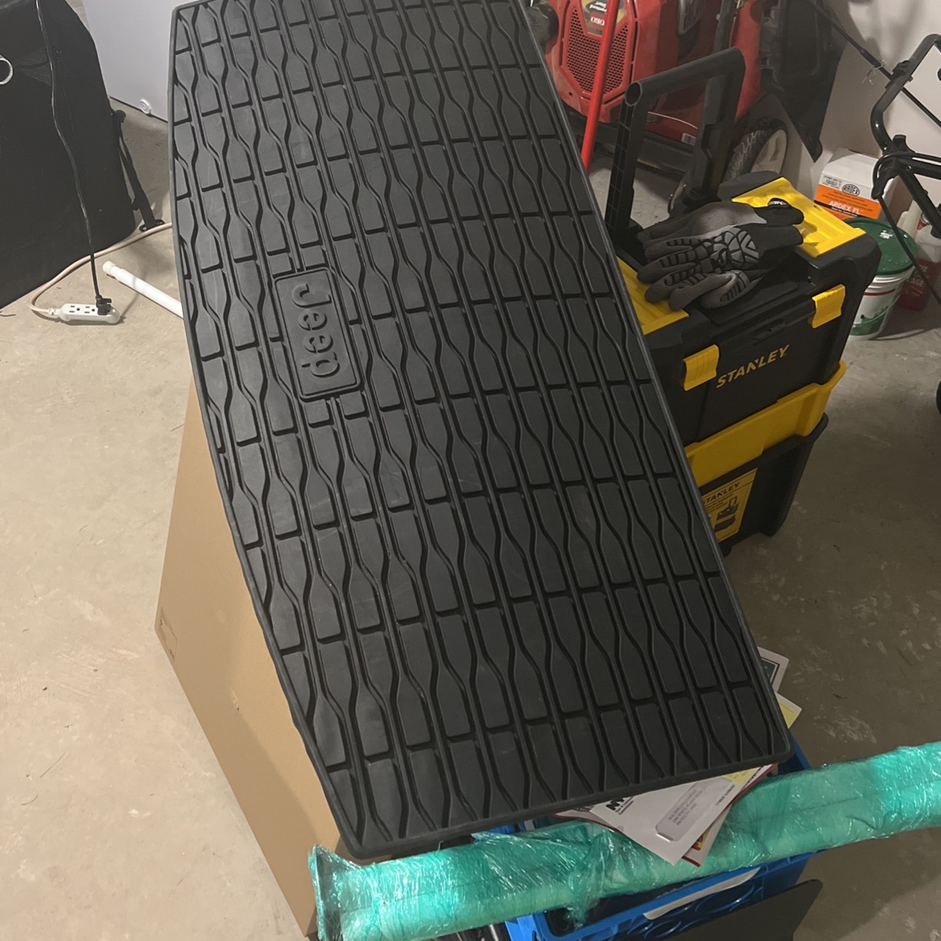 Jeep Grand Cherokee L Trunk Mat