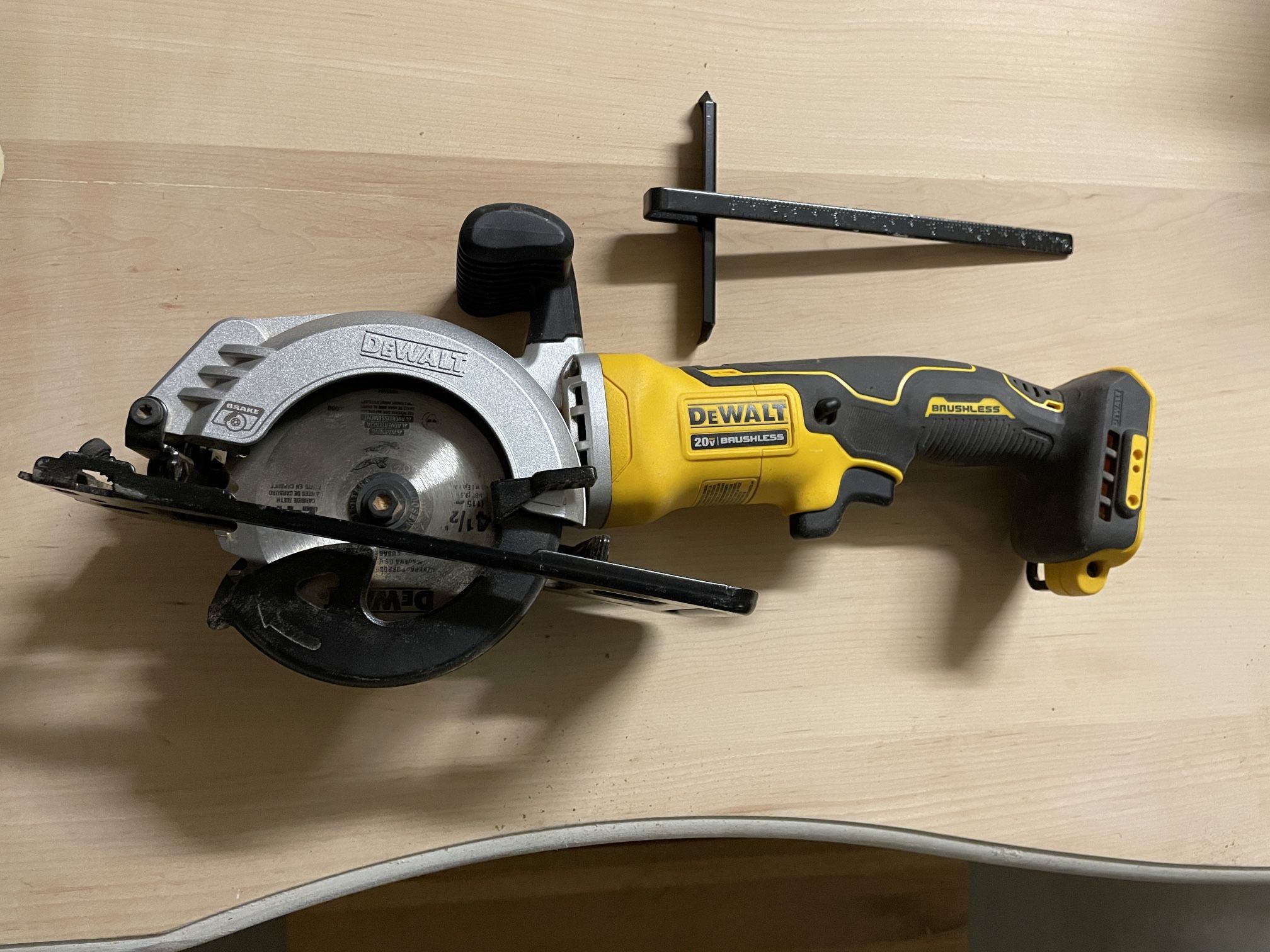 DEWALT ATOMIC 20V MAX Cordless Brushless 4-1/2 in. Circular Saw (Tool Only)